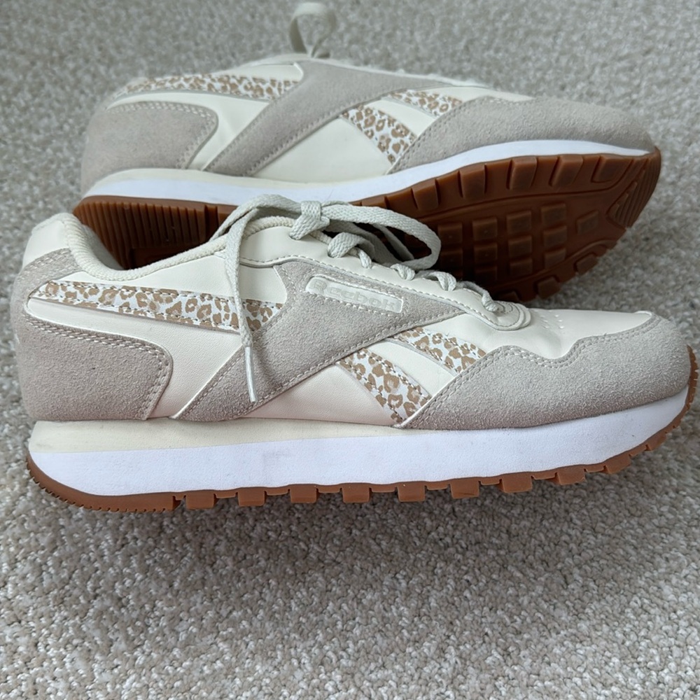 Classic Reebok Women's Leopard Print Low Top Sneakers Soft Beige